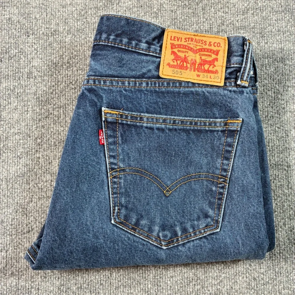 Levis 505 Regular Fit Straight Leg Jeans Mens 34x30 Blue Excellent Denim Pants